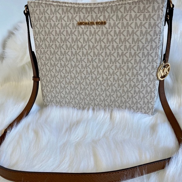 MICHAEL KORS LARGE MESSENGER CROSSBODY - Picture 1 of 8